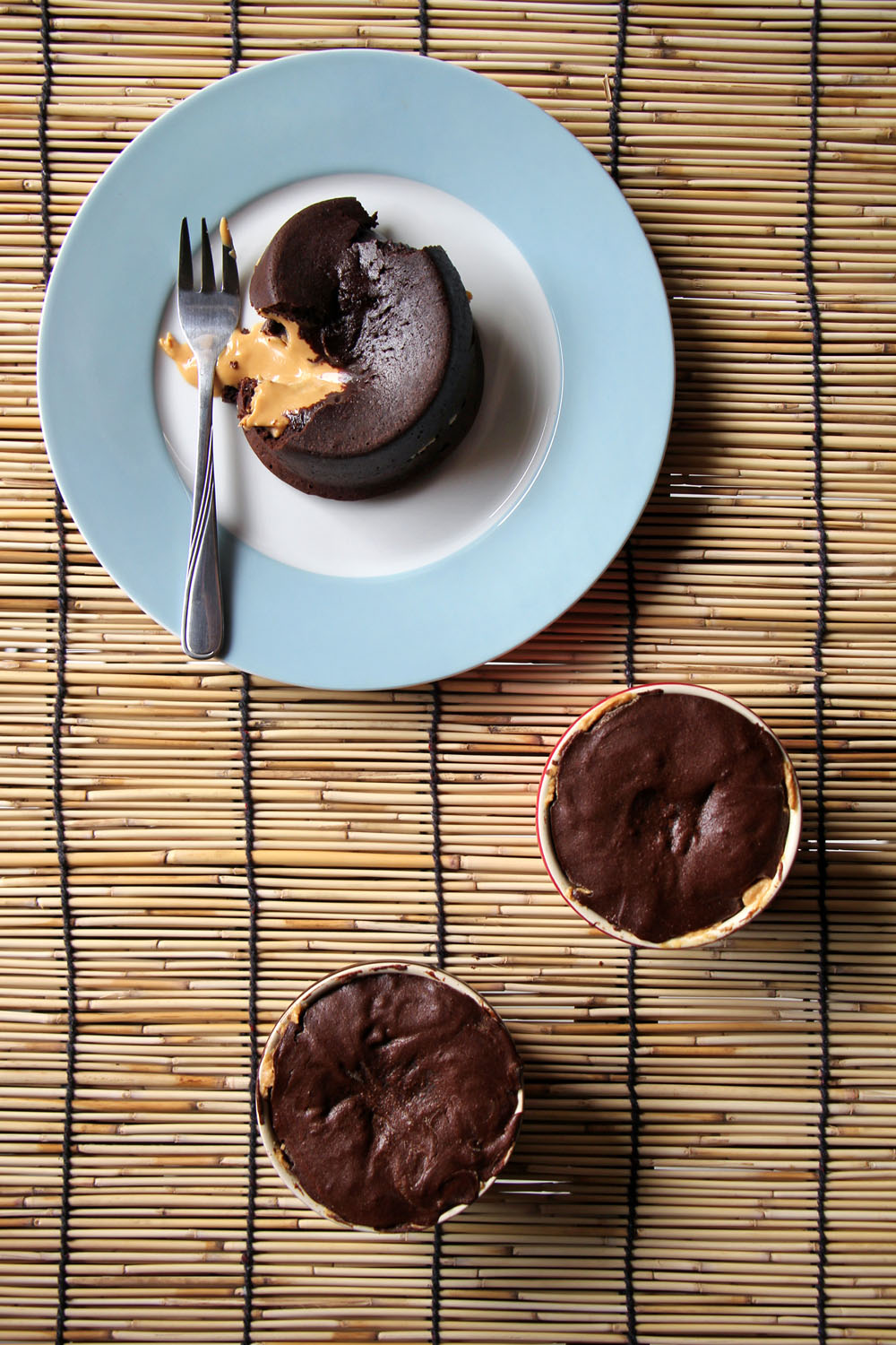 Weekend Kitchen: Molten Peanut Butter and Chocolate Cakes